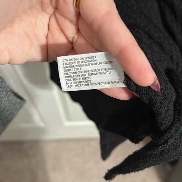 Button and tie front long sleeve - Picture 4 of 5